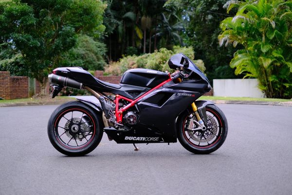 The Dogs of War: Review of my Ducati 1098S